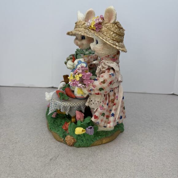 Vintage Fabric Mach's Resin Easter Bunnies Picnic Swinging Set‎ - Picture 8 of 15